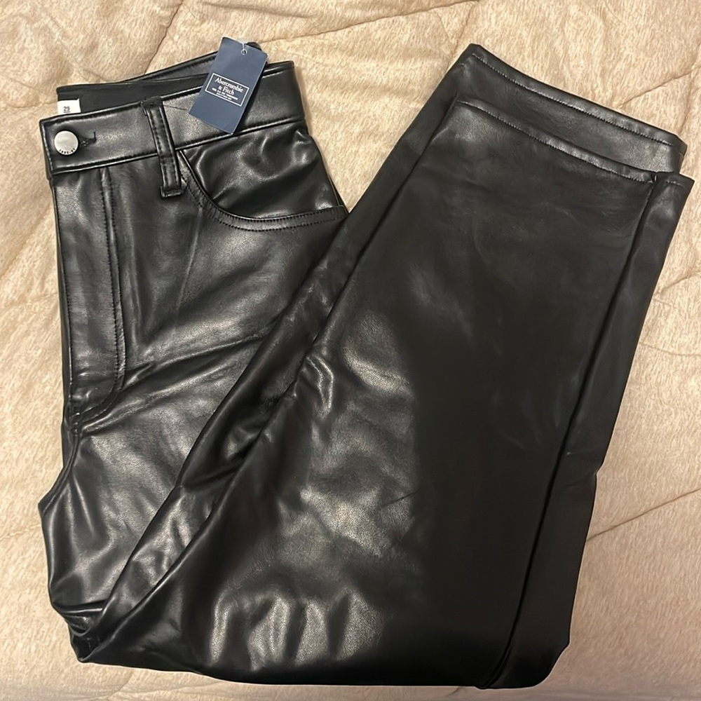 Abercrombie & Fitch Ultra HighRise Ankle Straight Leather Pants Curve Love 29/8S